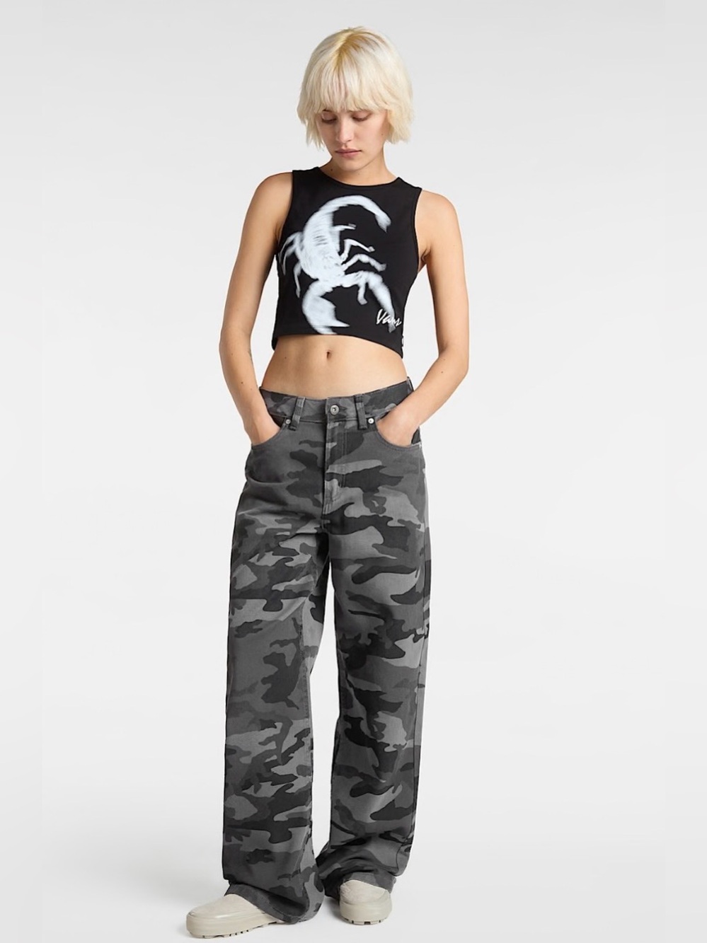 🌺NWT Vans Sirelle Camouflage baggy jeans 🌺